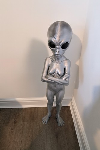 Female women mad - alien, 3